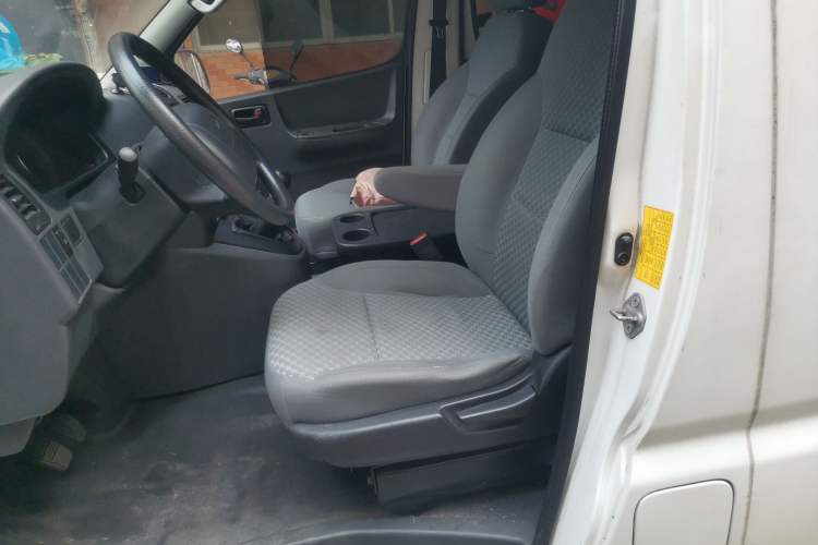 Used Jinbei Express 2018 2.0L Standard Version V19 Left Front Seat