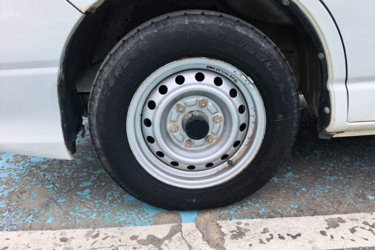Used Jinbei Express 2018 2.0L Standard Version V19 Left Front Wheel Hub