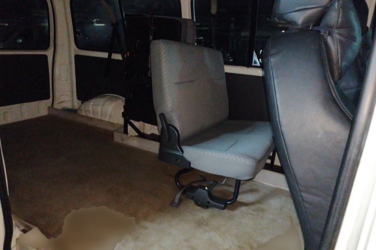 Used Jinbei Express 2018 2.0L Standard Version V19 Left Rear Seat