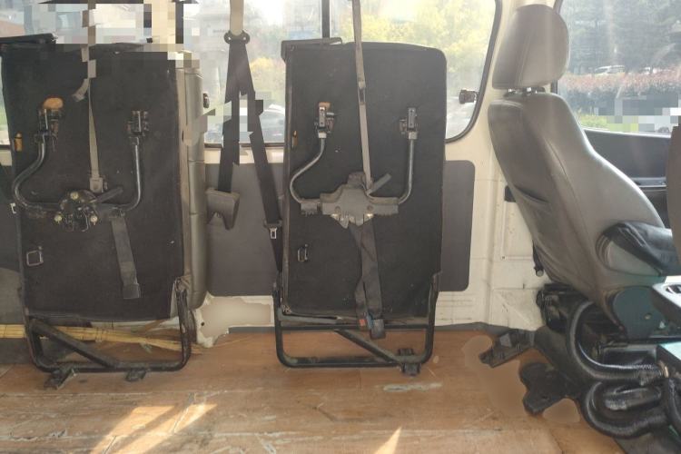 Used Jinbei Express 2018 2.0L Standard Version V19 Left Rear Seat