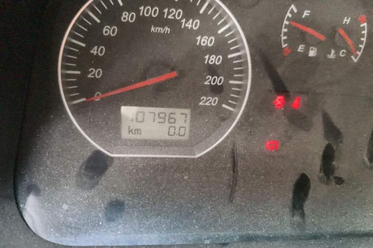 Used Jinbei Express 2018 2.0L Standard Version V19 Odometer Close Up