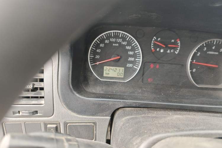 Used Jinbei Express 2018 2.0L Standard Version V19 Odometer Close Up