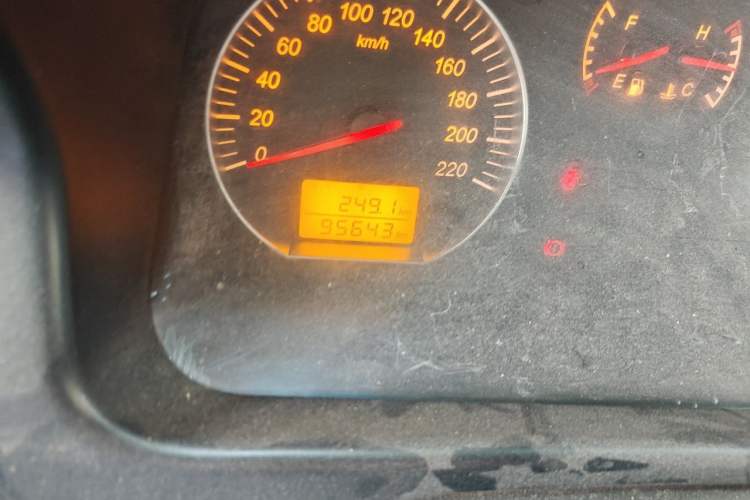 Used Jinbei Express 2018 2.0L Standard Version V19 Odometer Close Up