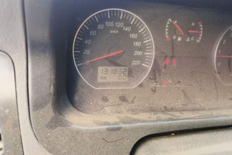 Used Jinbei Express 2018 2.0L Standard Version V19 Odometer Close Up
