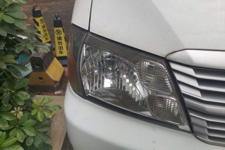 Used Jinbei Express 2018 2.0L Standard Version V19 Right Front Headlight