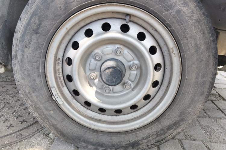 Used Jinbei Express 2018 2.0L Standard Version V19 Right Front Wheel Hub