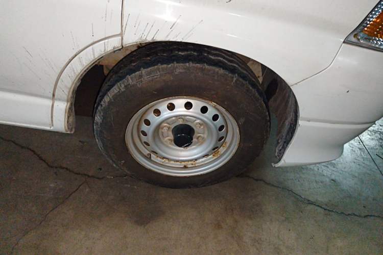 Used Jinbei Express 2018 2.0L Standard Version V19 Right Front Wheel Hub