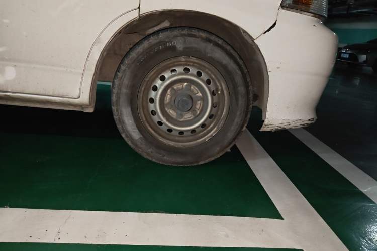 Used Jinbei Express 2018 2.0L Standard Version V19 Right Front Wheel Hub
