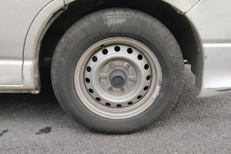 Used Jinbei Express 2018 2.0L Standard Version V19 Right Front Wheel Hub