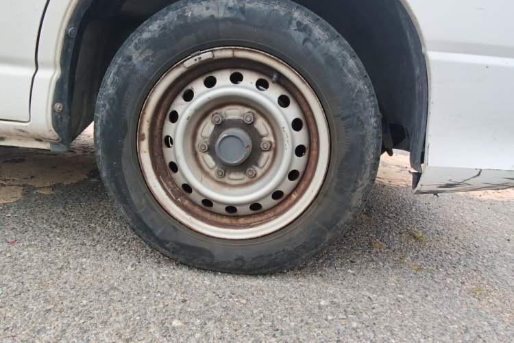 Used Jinbei Express 2018 2.0L Standard Version V19 Right Front Wheel Hub