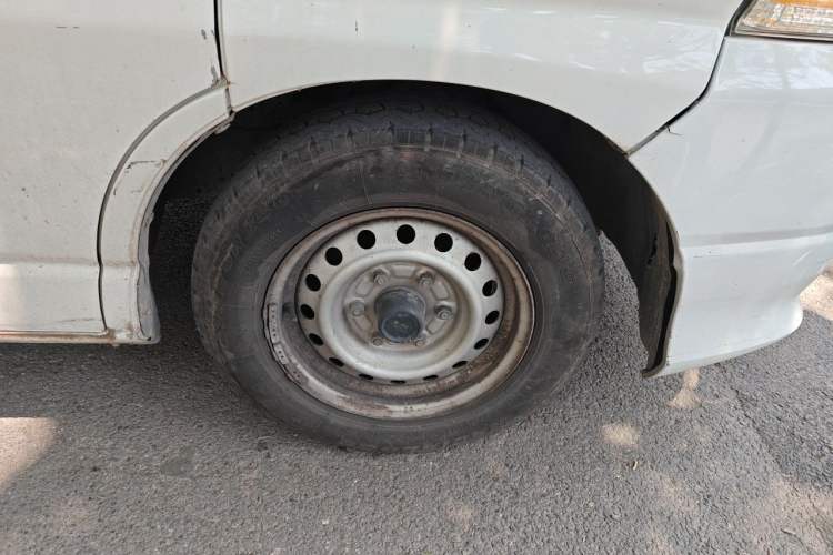 Used Jinbei Express 2018 2.0L Standard Version V19 Right Front Wheel Hub
