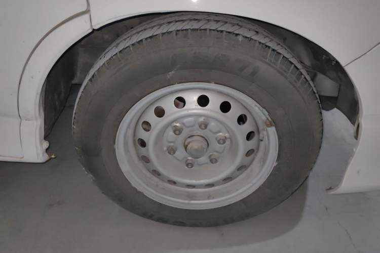 Used Jinbei Express 2018 2.0L Standard Version V19 Right Front Wheel Hub