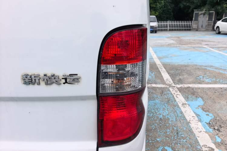 Used Jinbei Express 2018 2.0L Standard Version V19 Right Rear Taillight