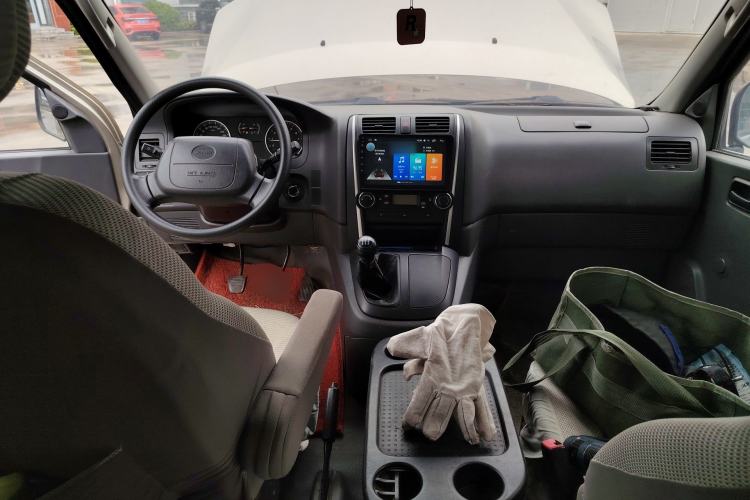Used Jinbei Express 2018 2.0L Comfort Version V19 Center Console