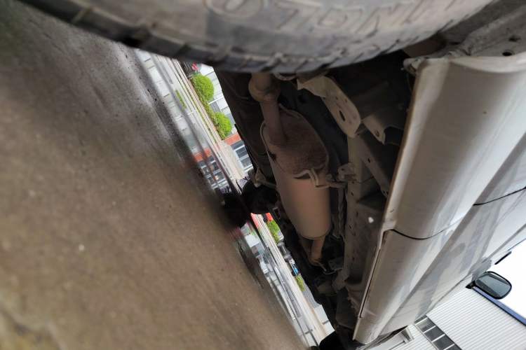 Used Jinbei Express 2018 2.0L Comfort Version V19 Chassis Rear Right