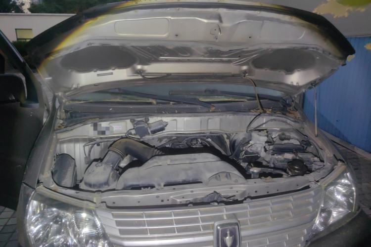 Used Jinbei Express 2018 2.0L Standard Version V19 Engine Bay