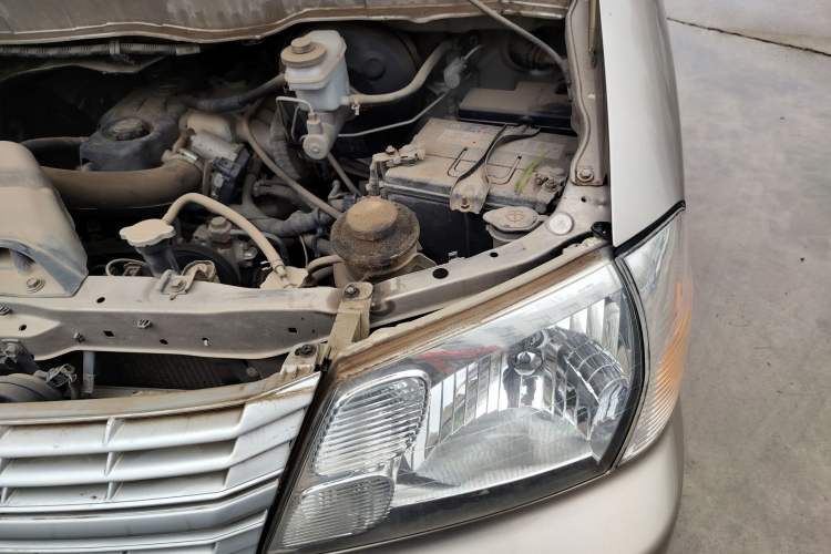 Used Jinbei Express 2018 2.0L Comfort Version V19 Engine Bay Left