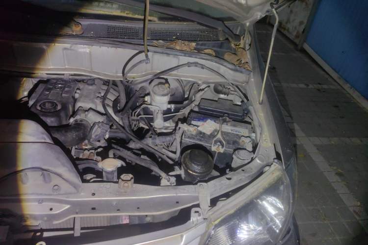 Used Jinbei Express 2018 2.0L Standard Version V19 Engine Bay Left