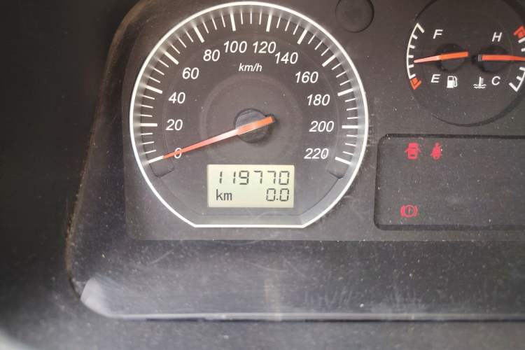 Used Jinbei Express 2018 2.0L Comfort Version V19 Odometer Close Up