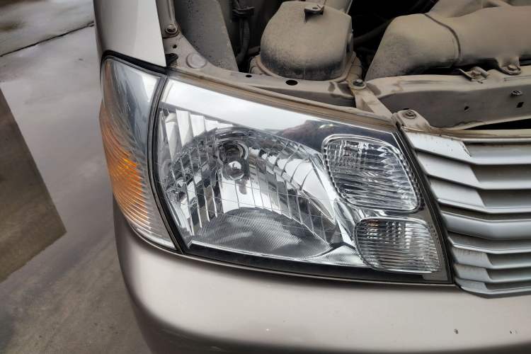 Used Jinbei Express 2018 2.0L Comfort Version V19 Right Front Headlight