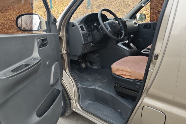 Used Jinbei Express 2019 2.0L Standard Version China VI 1TZS Interior 2