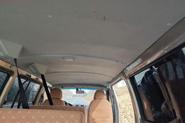 Used Jinbei Express 2019 2.0L Standard Version China VI 1TZS Interior 8