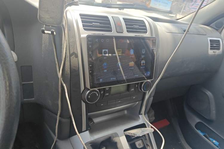 Used Jinbei Express 2019 2.0L Standard Version China VI 1TZS Audio And AC Panel
