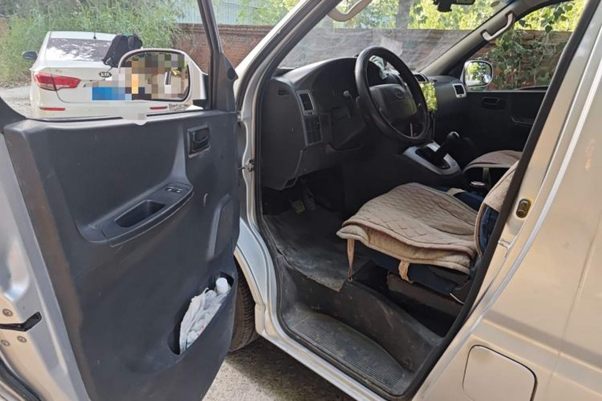 Used Jinbei Express 2019 2.0L Luxury Version China VI 1TZS Driver Seat