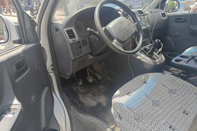 Used Jinbei Express 2019 2.0L Standard Version China VI 1TZS Driver Seat