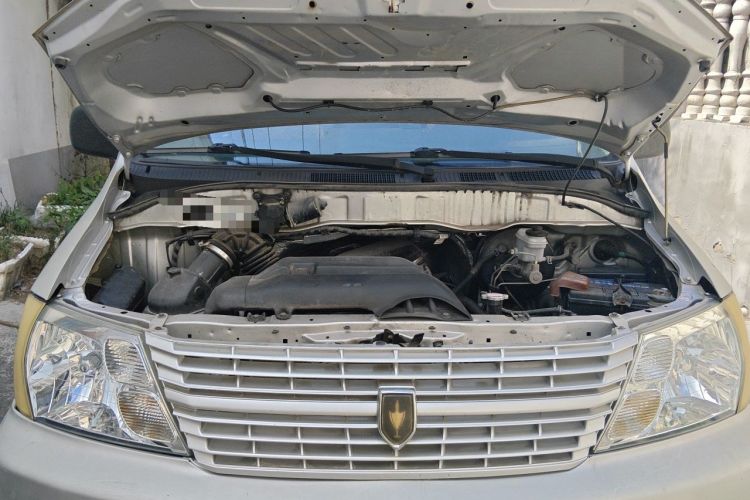 Used Jinbei Express 2019 2.0L Luxury Version China VI 1TZS Engine Bay