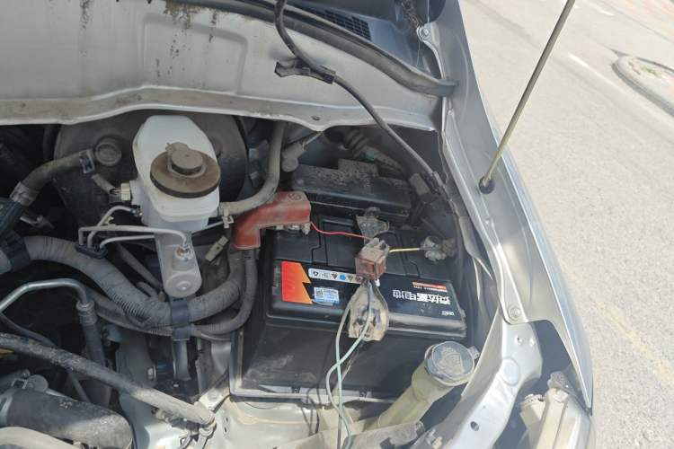 Used Jinbei Express 2019 2.0L Standard Version China VI 1TZS Engine Bay Left