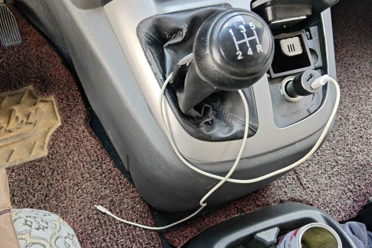 Used Jinbei Express 2019 2.0L Luxury Version China VI 1TZS Gear Lever