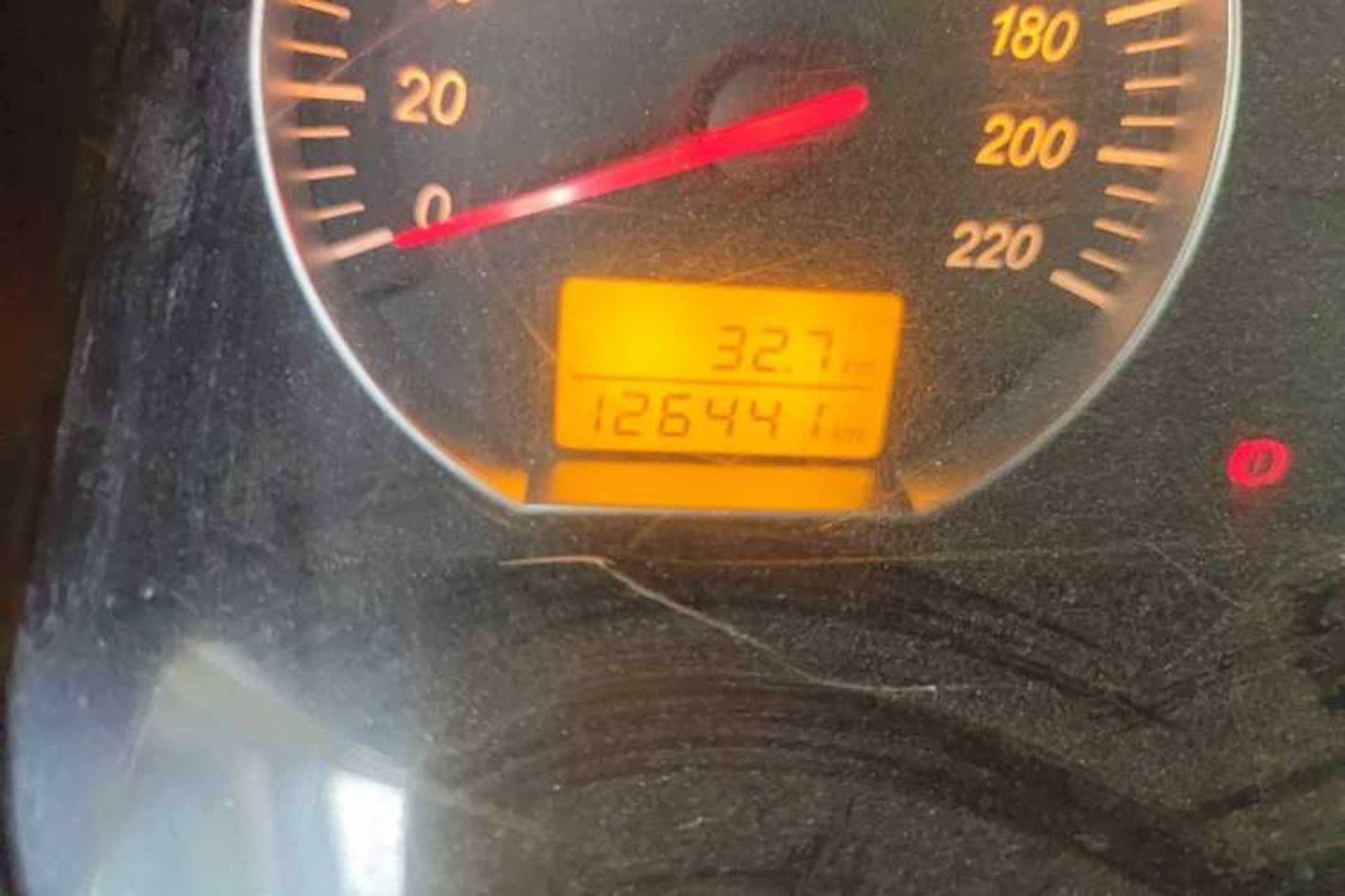 Used Jinbei Express 2019 2.0L Luxury Version China VI 1TZS Odometer Close Up