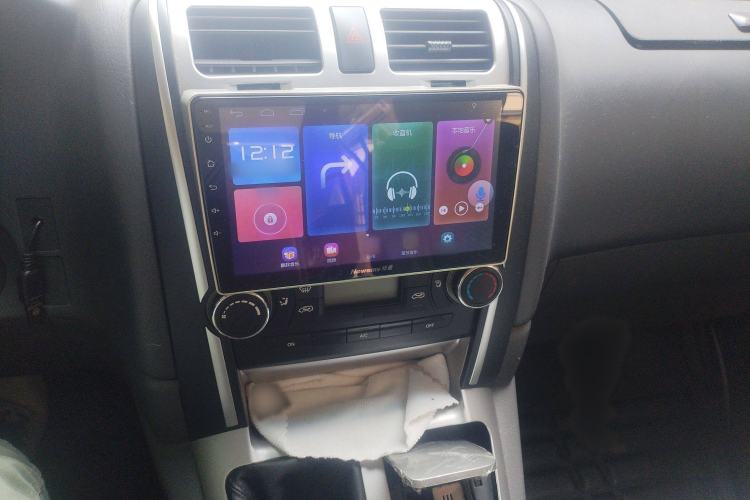 Used Jinbei Express 2019 2.0L Standard Version China VI 1TZS Audio And AC Panel