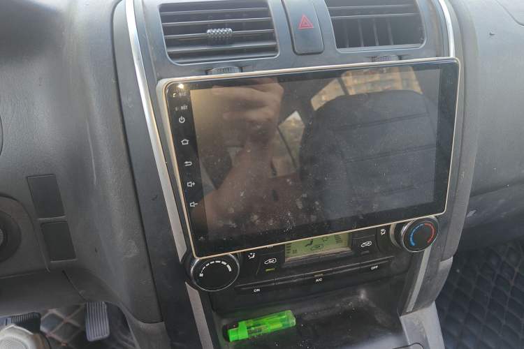 Used Jinbei Express 2019 2.0L Standard Version China VI 1TZS Audio And AC Panel