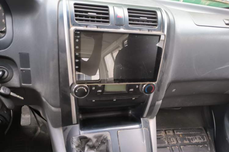 Used Jinbei Express 2019 2.0L Standard Version China VI 1TZS Audio And AC Panel