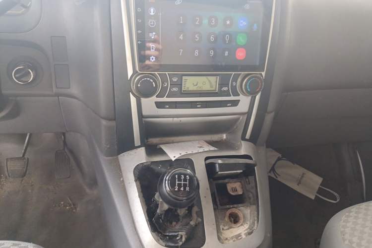 Used Jinbei Express 2019 2.0L Standard Version China VI 1TZS Audio And AC Panel