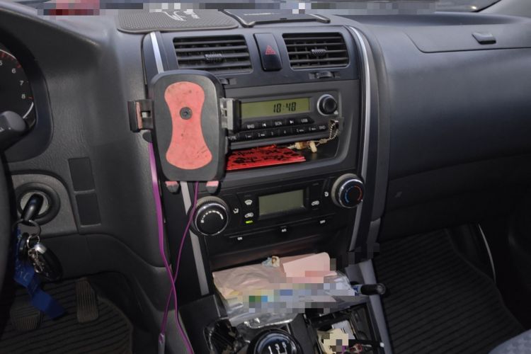 Used Jinbei Express 2019 2.0L Standard Version China VI 1TZS Audio And AC Panel