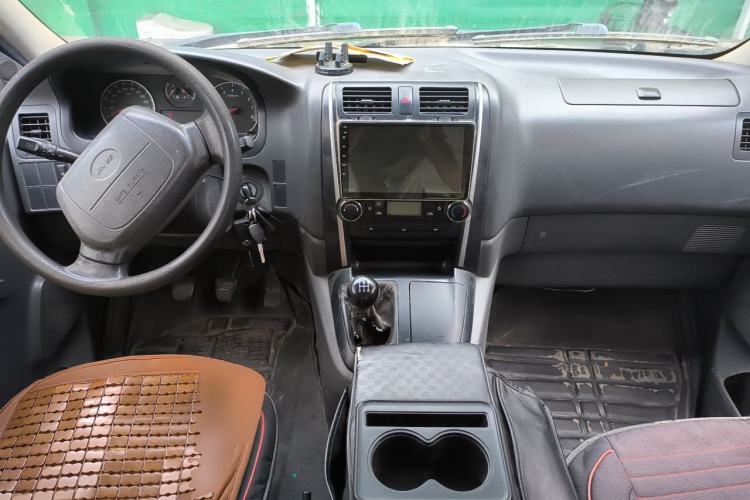 Used Jinbei Express 2019 2.0L Standard Version China VI 1TZS Center Console