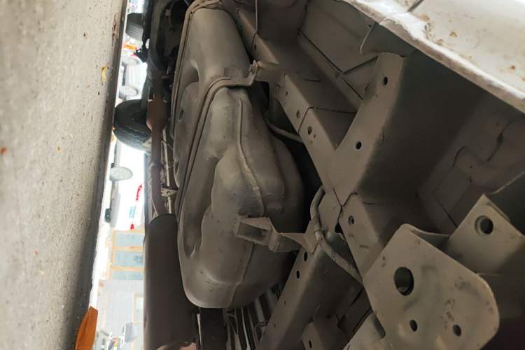 Used Jinbei Express 2019 2.0L Standard Version China VI 1TZS Chassis Rear Left