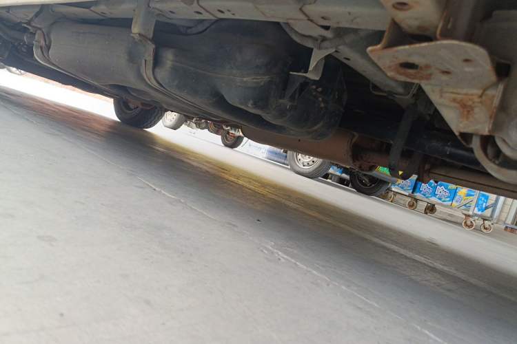 Used Jinbei Express 2019 2.0L Standard Version China VI 1TZS Chassis Rear Left