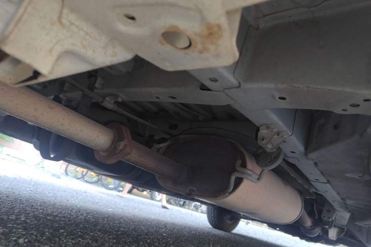 Used Jinbei Express 2019 2.0L Standard Version China VI 1TZS Chassis Rear Right