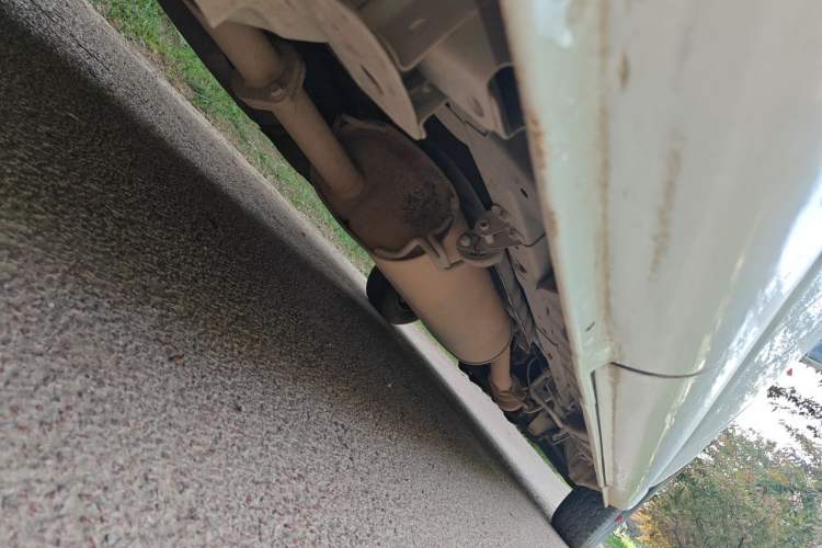 Used Jinbei Express 2019 2.0L Luxury Version China VI 1TZS Chassis Rear Right