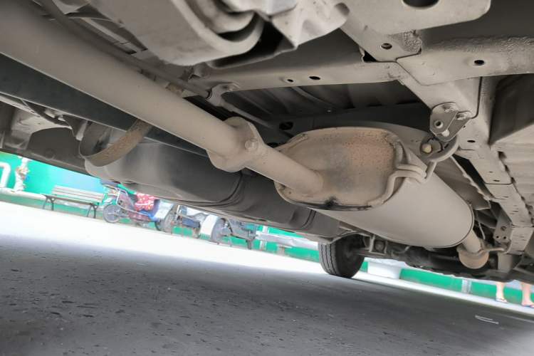 Used Jinbei Express 2019 2.0L Standard Version China VI 1TZS Chassis Rear Right