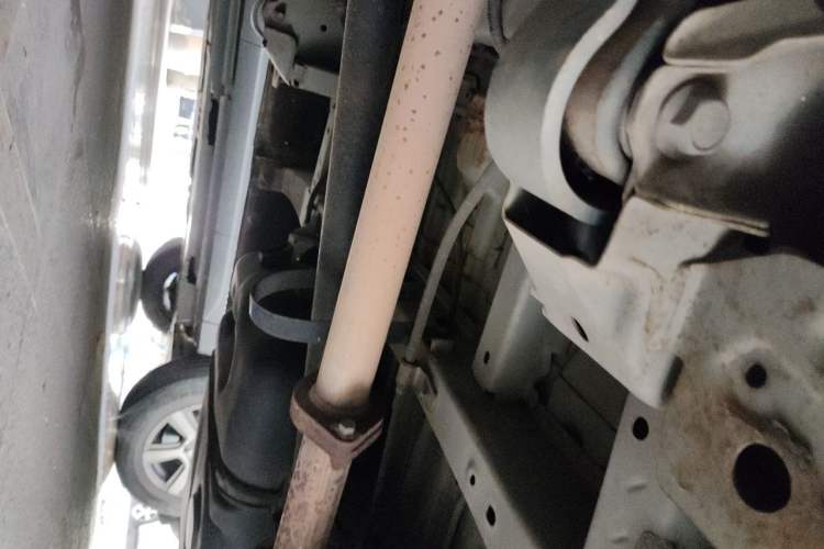 Used Jinbei Express 2019 2.0L Standard Version China VI 1TZS Chassis Rear Right
