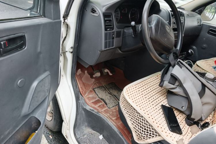 Used Jinbei Express 2019 2.0L Standard Version China VI 1TZS Driver Seat