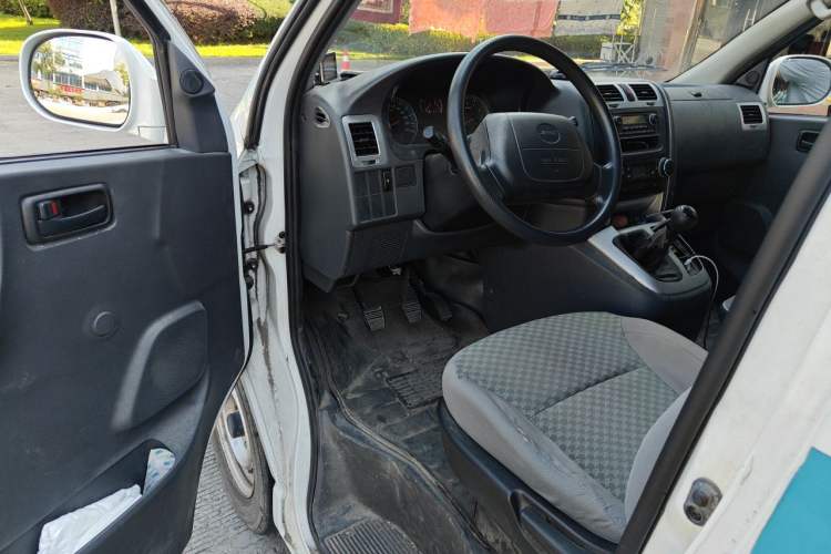 Used Jinbei Express 2019 2.0L Standard Version China VI 1TZS Driver Seat