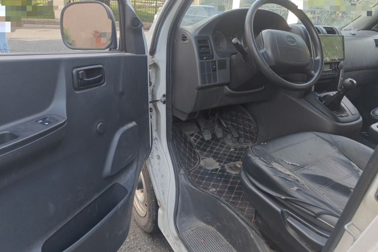 Used Jinbei Express 2019 2.0L Standard Version China VI 1TZS Driver Seat