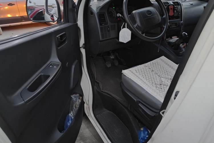 Used Jinbei Express 2019 2.0L Standard Version China VI 1TZS Driver Seat