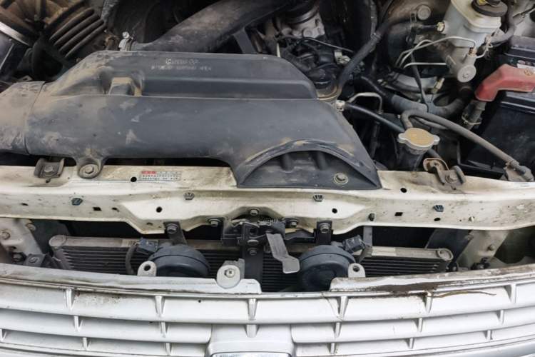 Used Jinbei Express 2019 2.0L Standard Version China VI 1TZS Engine Bay
